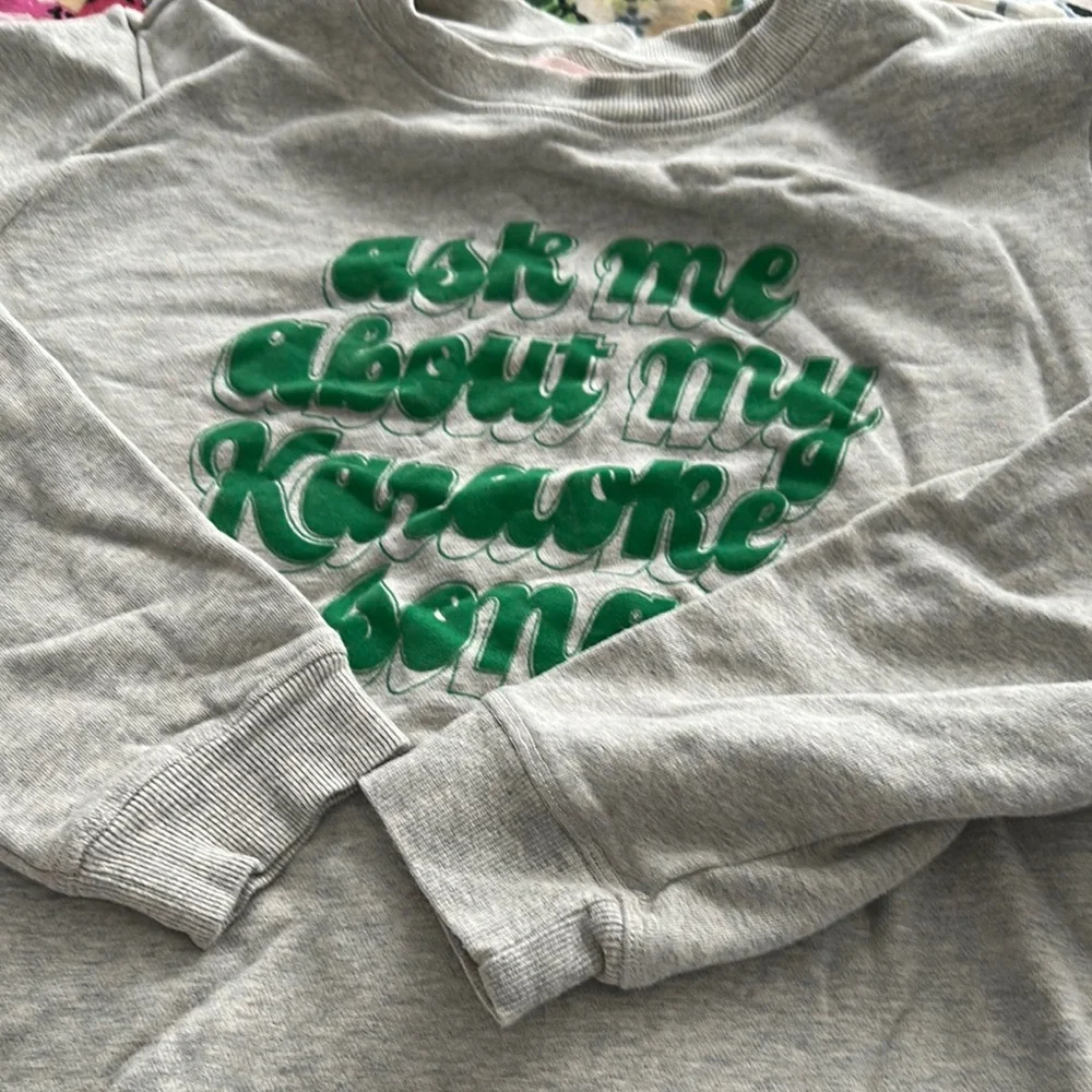 Bando ask me about my karaoke song Sweatshirt with Green Text xl - Picture 1 of 1